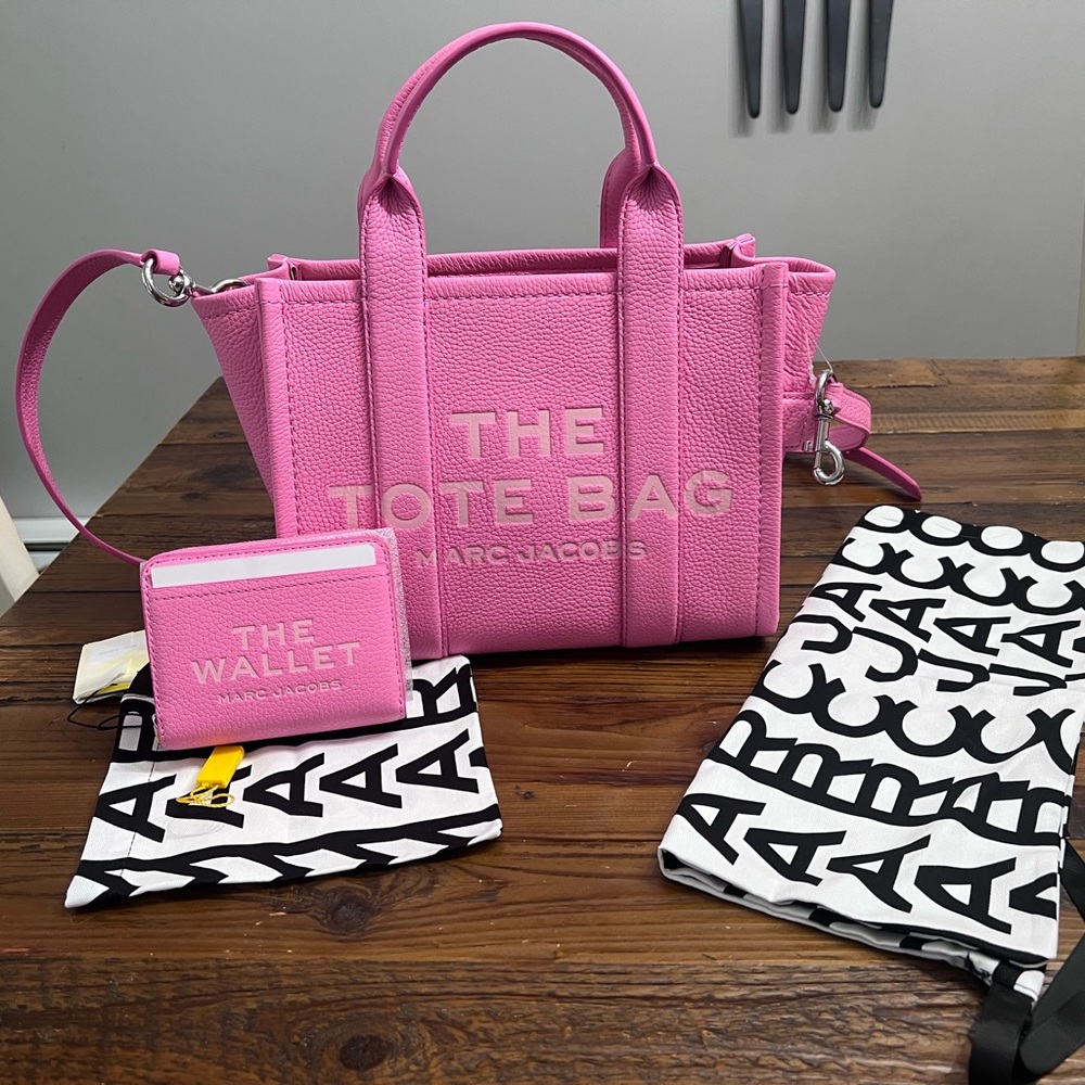 Marc Jacobs Pink Tote Bag with Structured Design